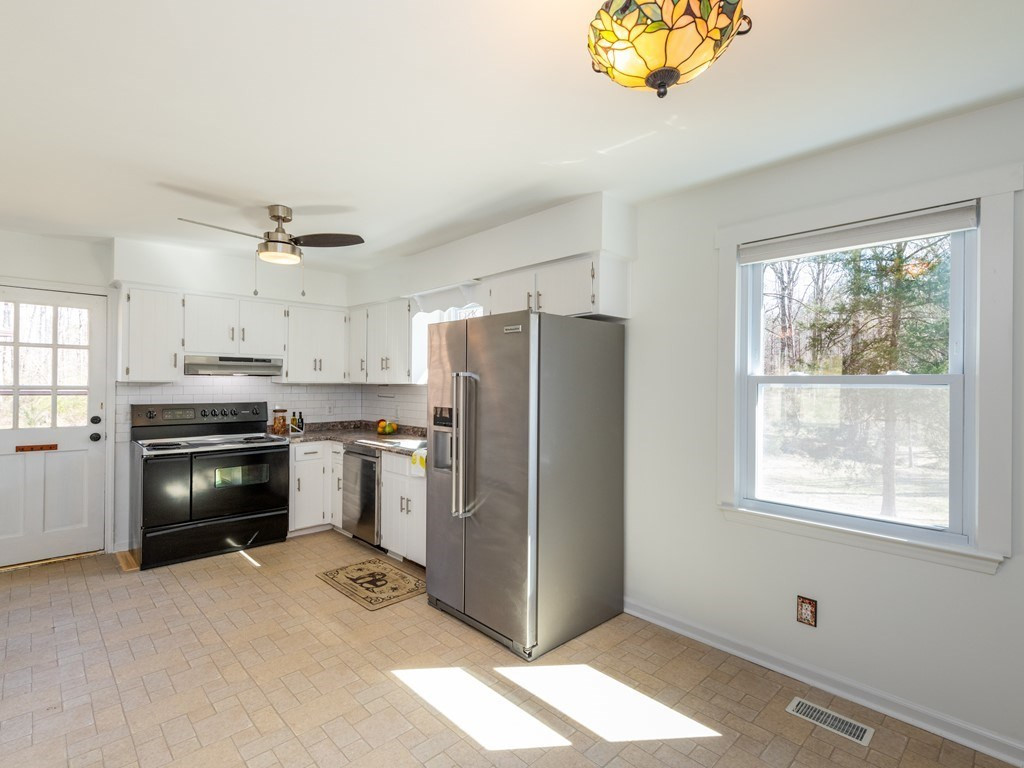 1614 Cranston Road Garner, NC 27529 - Photo 9 of 29 Photo 9