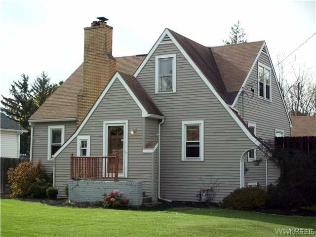 2100 Transit Road West Seneca, NY 14224 - Photo 1 of 1 Exterior Front WELCOME HOME!