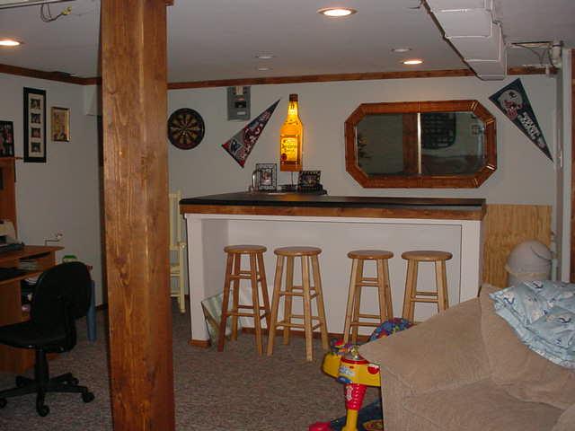 304 Highfield Road Salem, VA 24153 - Photo 4 of 17 Basement w/ Wet bar