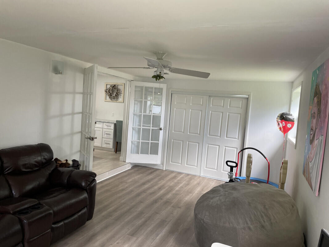 1072 Southwest 10th Avenue Boca Raton, FL 33486 - Photo 13 of 24 25A85C25-BD9A-4C17-A47A-8B6FB105C1D4jpeg