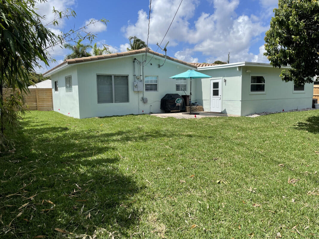 1072 Southwest 10th Avenue Boca Raton, FL 33486 - Photo 23 of 24 E9BD1B7D-DE45-4C67-BD1F-ABF34EFFC0E4jpeg