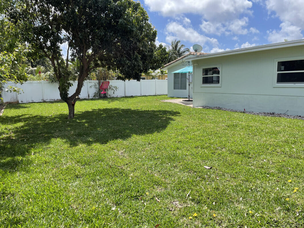 1072 Southwest 10th Avenue Boca Raton, FL 33486 - Photo 24 of 24 5AA3DAB3-3072-4C3D-AD07-9DFFA0E5E902jpeg