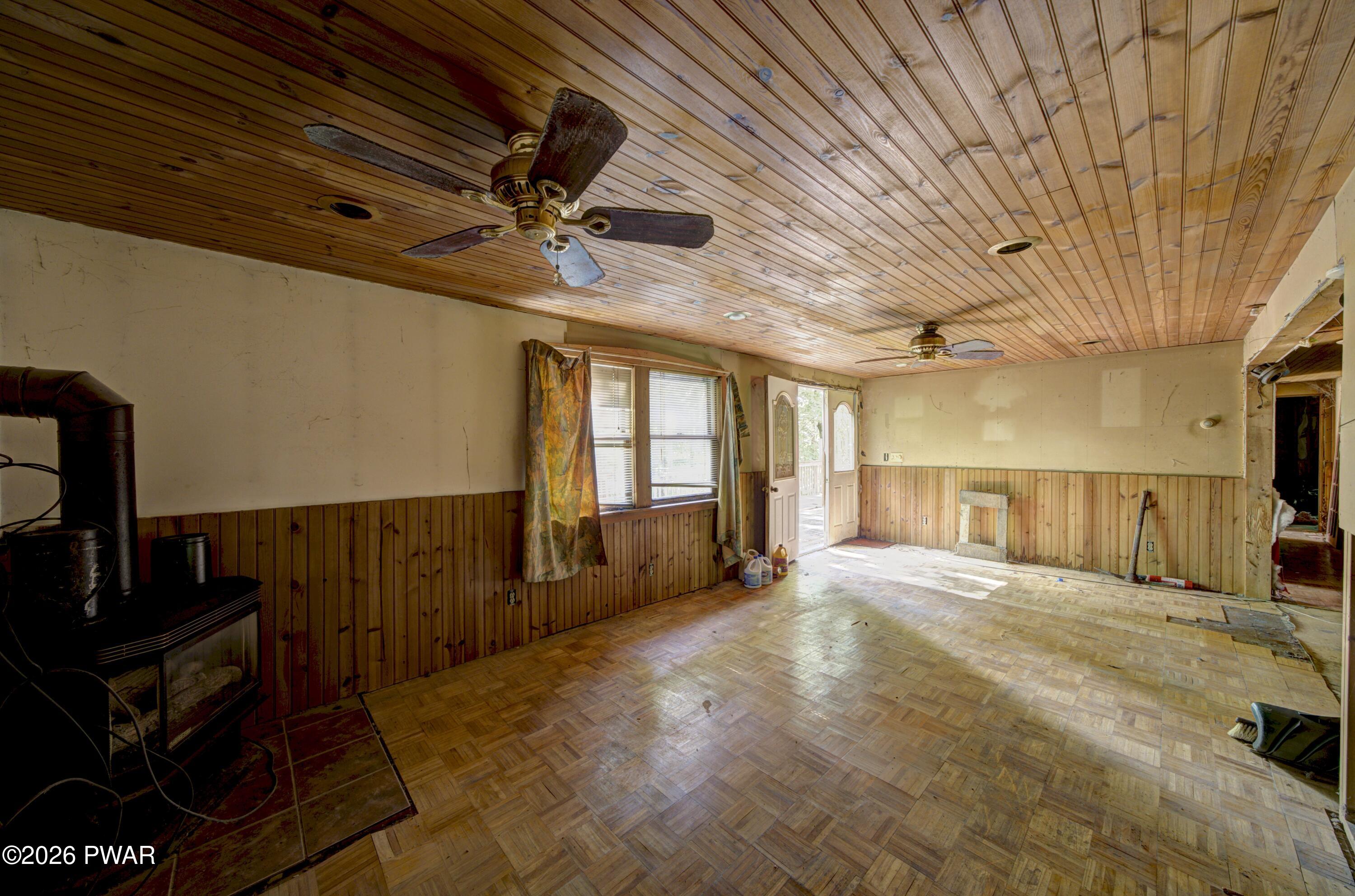 119 Galahad Road Greeley, PA 18425 - Photo 9 of 27
