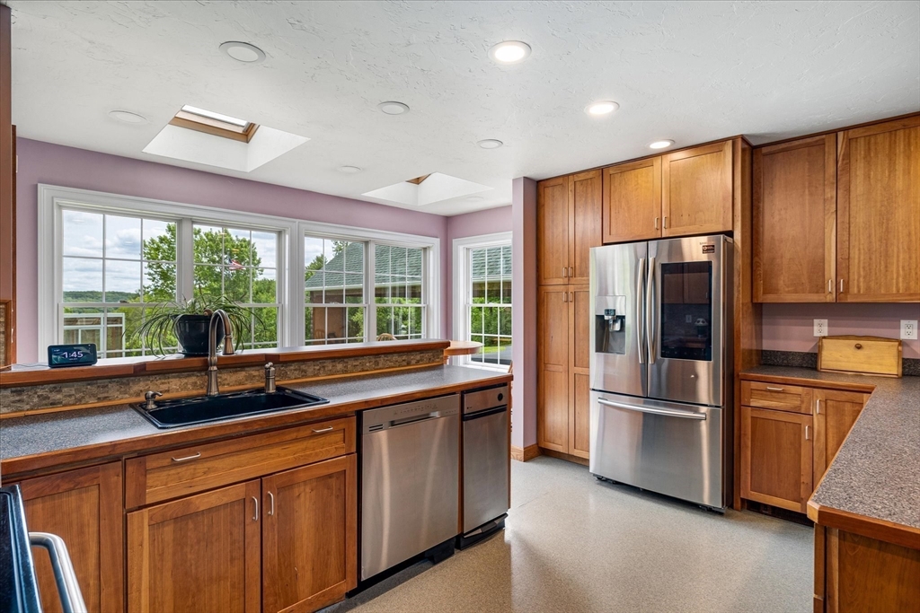 447 Coy Hill Road Warren, MA 01083 - Photo 5 of 42 Gallery Image 5