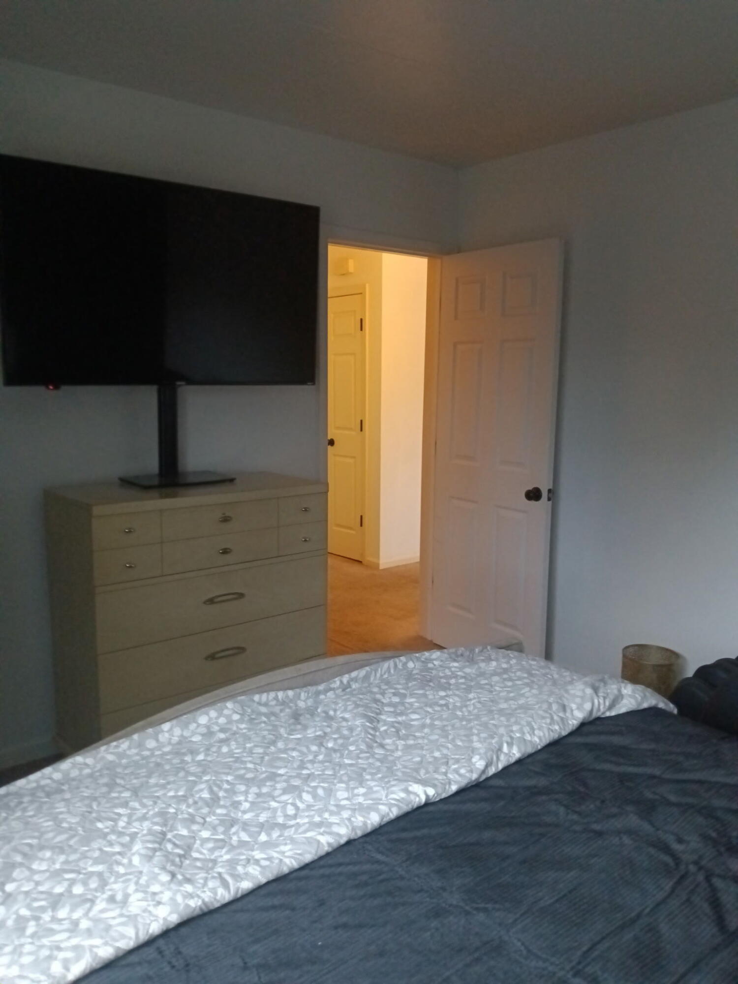 756 West Kilgore Road, Unit 204 Kalamazoo, MI 49008 - Photo 15 of 28 8516932913389157923