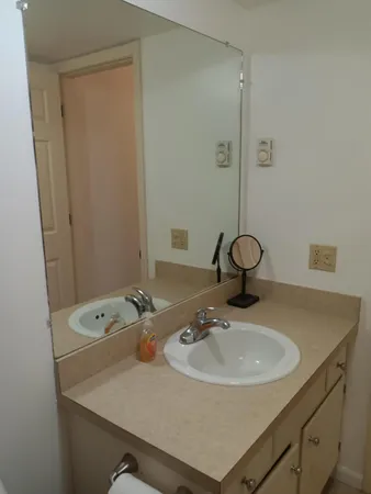 $94,000 | 756 West Kilgore Road, Unit 204, Kalamazoo, MI 49008