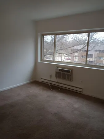 $94,000 | 756 West Kilgore Road, Unit 204, Kalamazoo, MI 49008