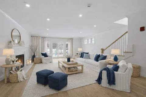 $1,189,000 | 206 West Main Street, Unit 4, Georgetown, MA 01833