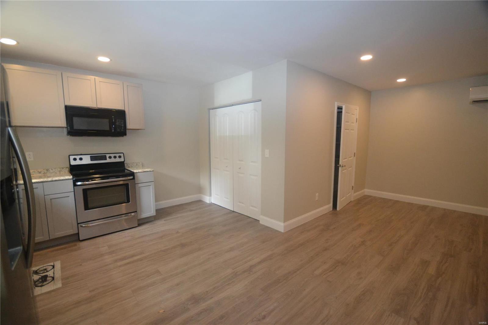 8 Dexter Lane Belleville, IL 62221 - Photo 11 of 19