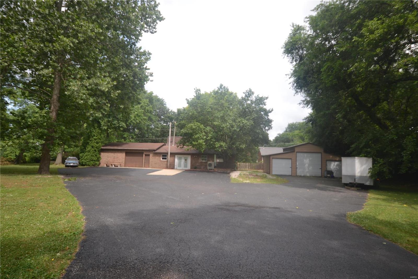 8 Dexter Lane Belleville, IL 62221 - Photo 2 of 19