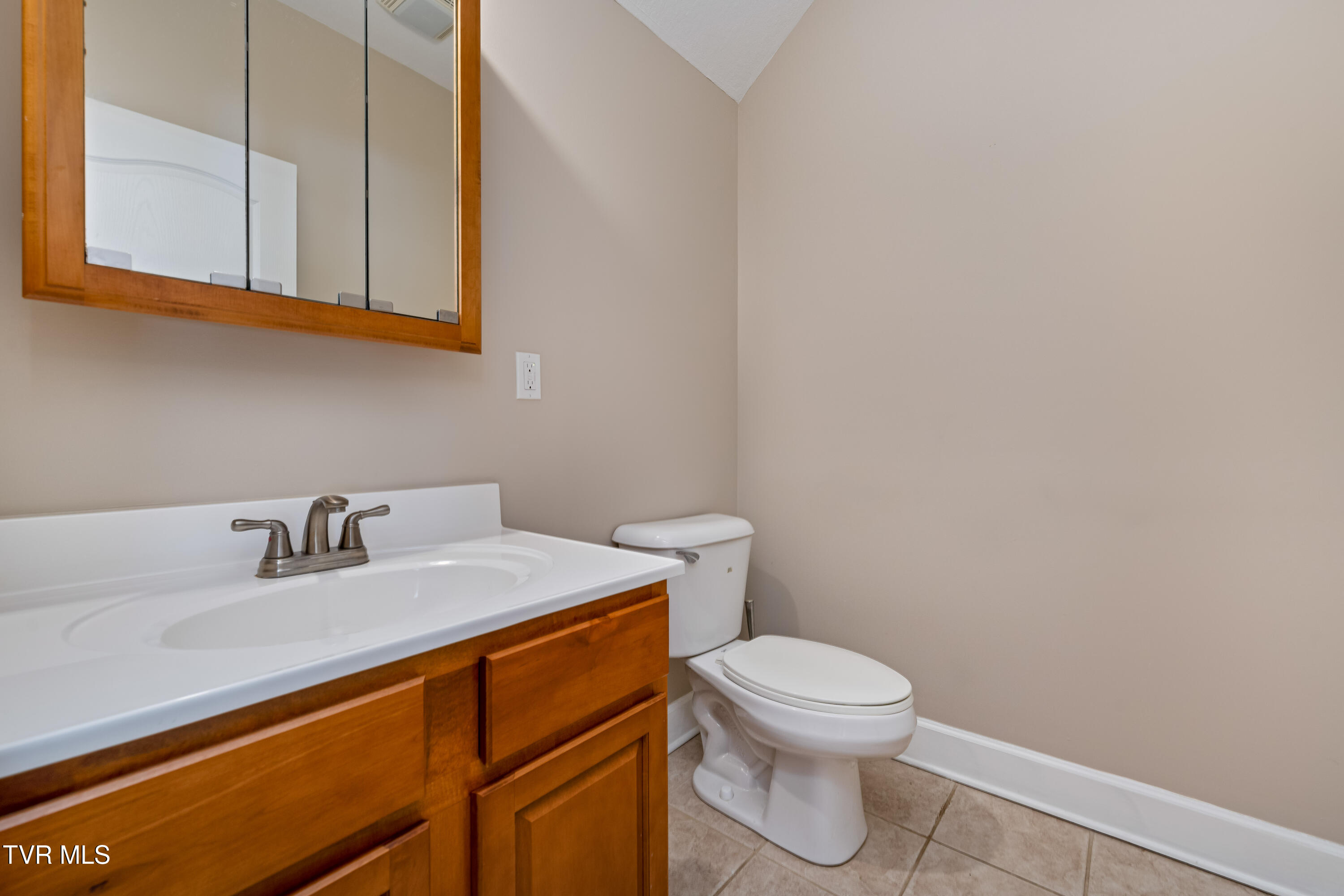 1102 Cherokee Road, Unit 4 Johnson City, TN 37604 - Photo 14 of 35 1102 Cherokee Rd. #4 (19 of 37)