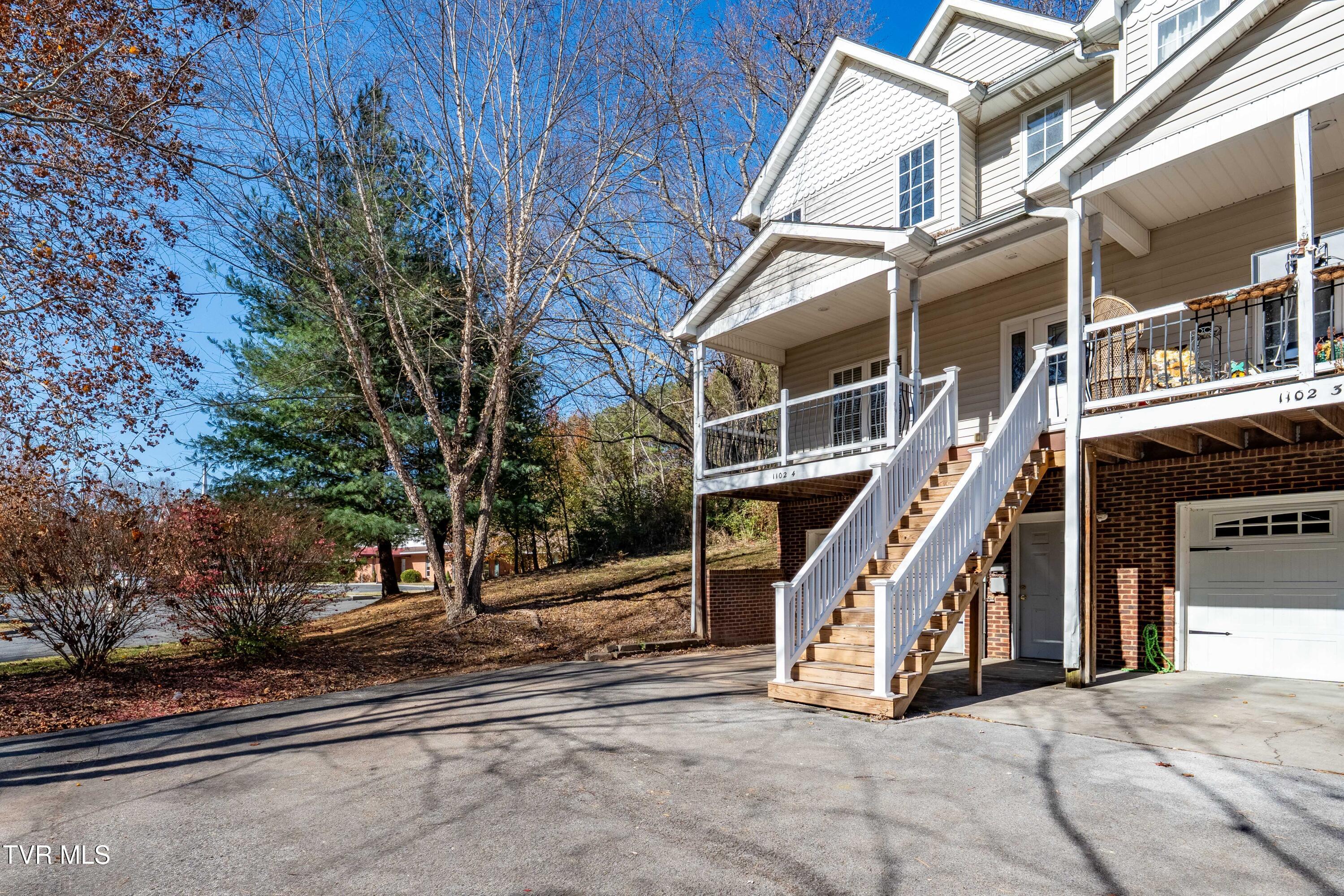 1102 Cherokee Road, Unit 4 Johnson City, TN 37604 - Photo 2 of 35 1102 Cherokee Rd. #4 (1 of 37)