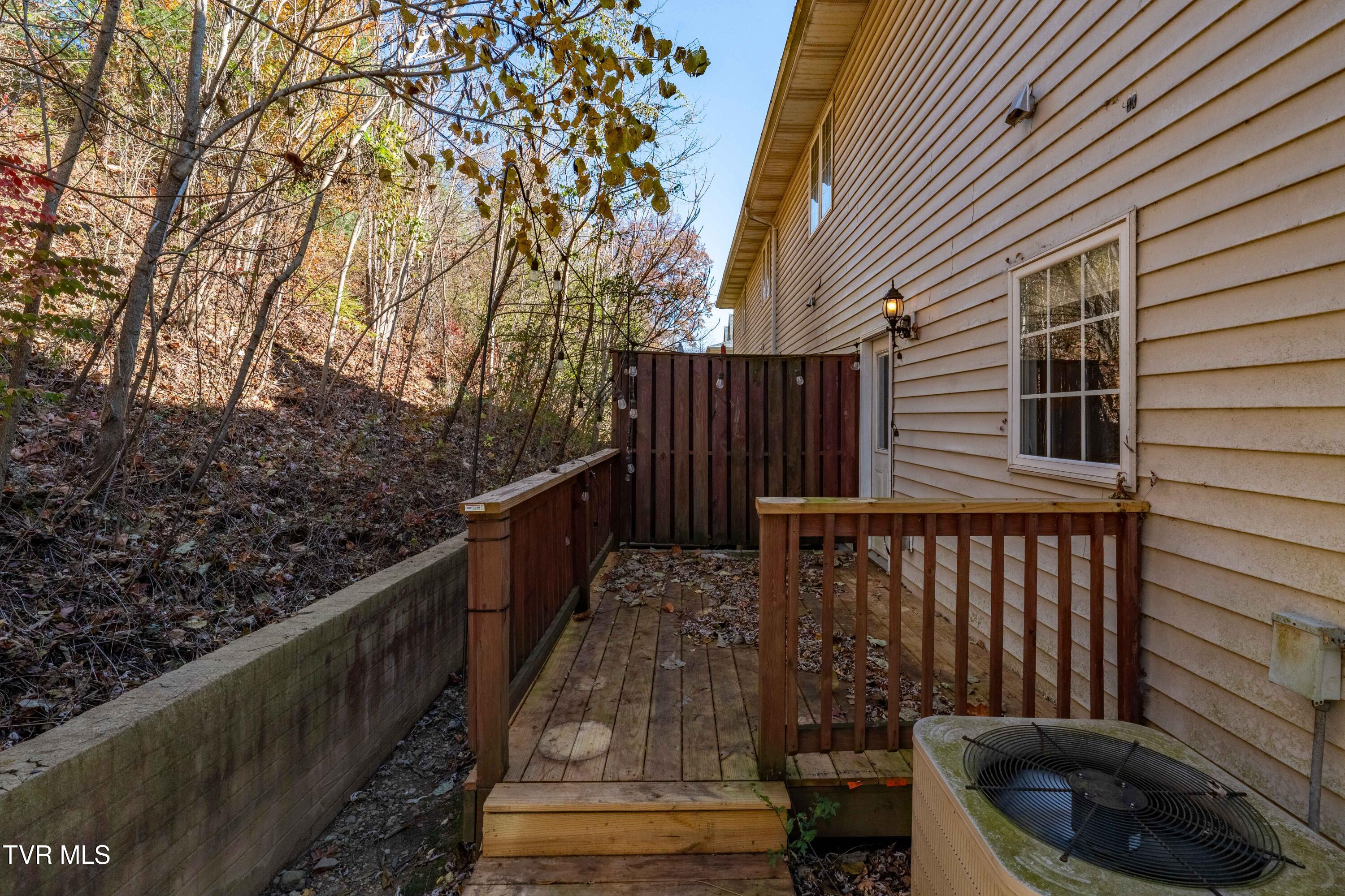 1102 Cherokee Road, Unit 4 Johnson City, TN 37604 - Photo 21 of 35 1102 Cherokee Rd. #4 (12 of 37)