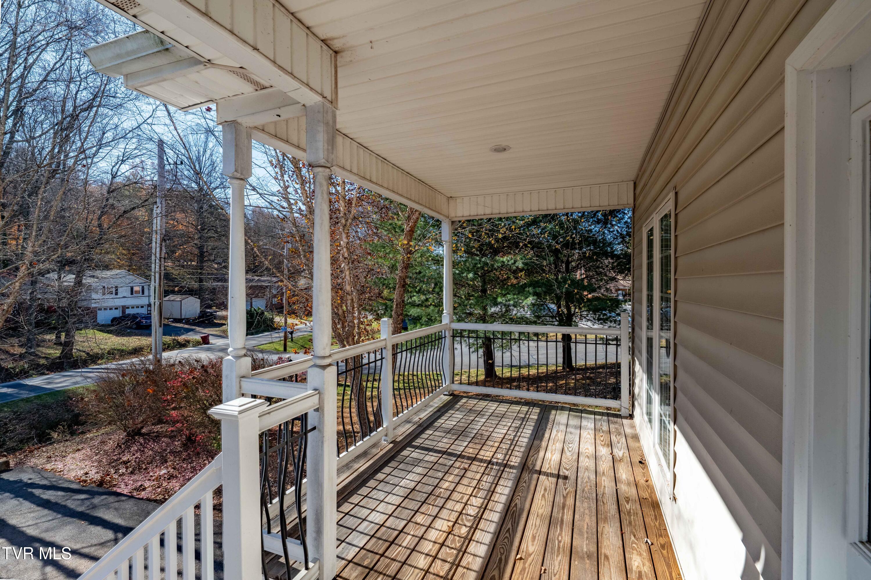 1102 Cherokee Road, Unit 4 Johnson City, TN 37604 - Photo 6 of 35 1102 Cherokee Rd. #4 (6 of 37)