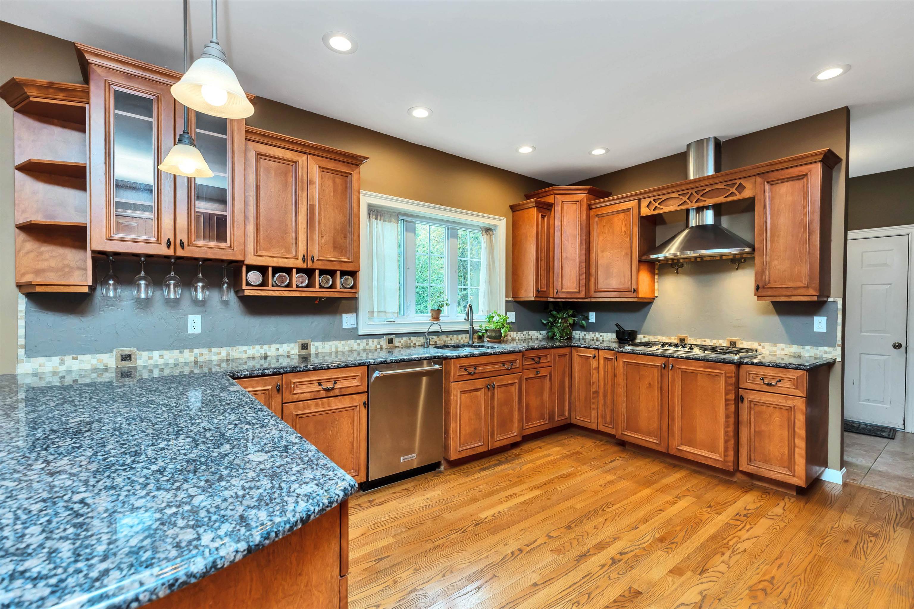 21 Pigeon Hill Road Brookline, NH 03033 - Photo 5 of 39 Gallery Image 5