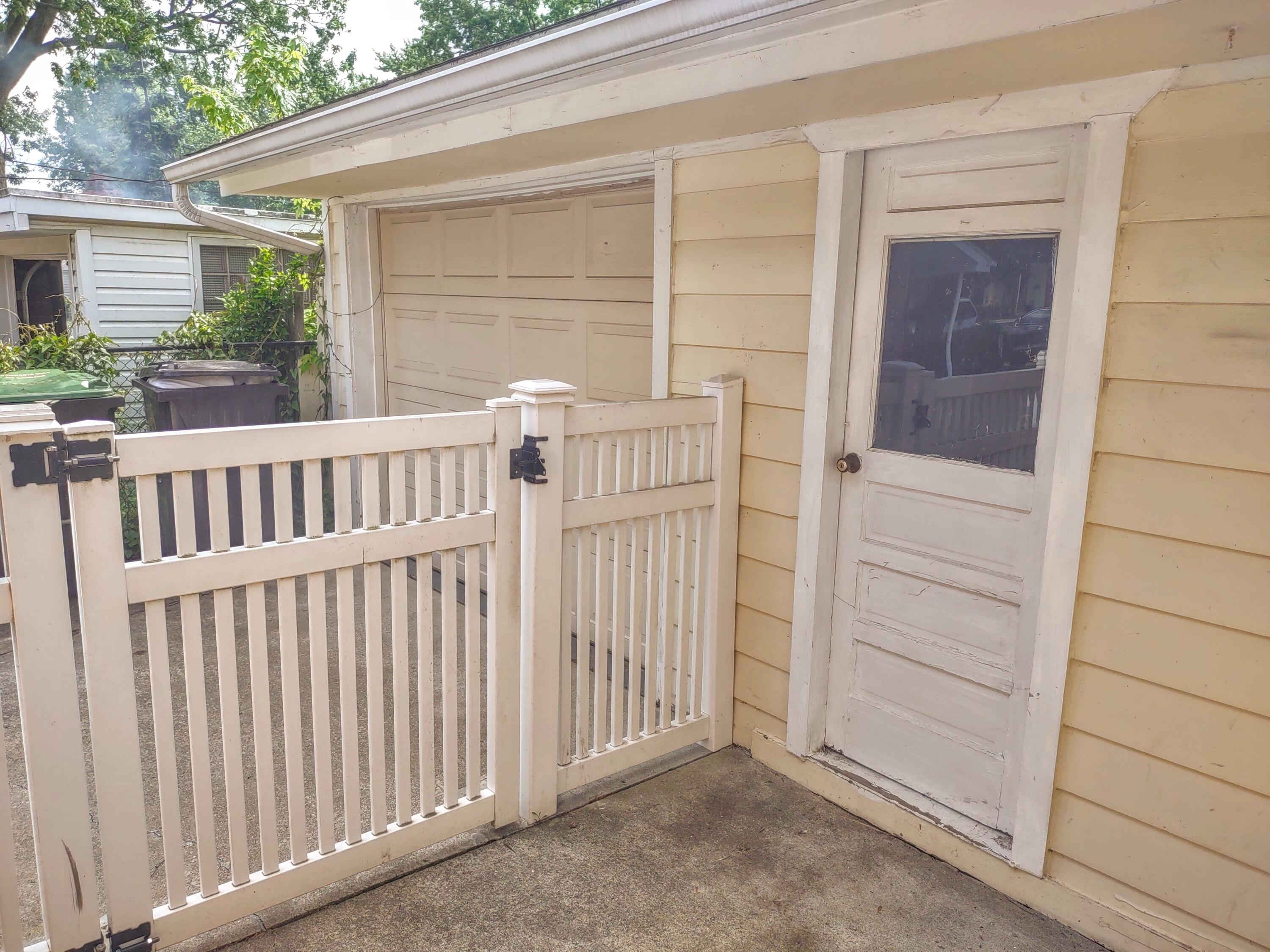 2410 Middlefield Road Trenton, MI 48183 - Photo 38 of 44 37 - Backyard Entranceway
