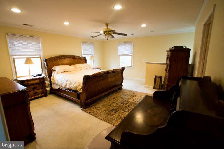 Bedroom (Master)