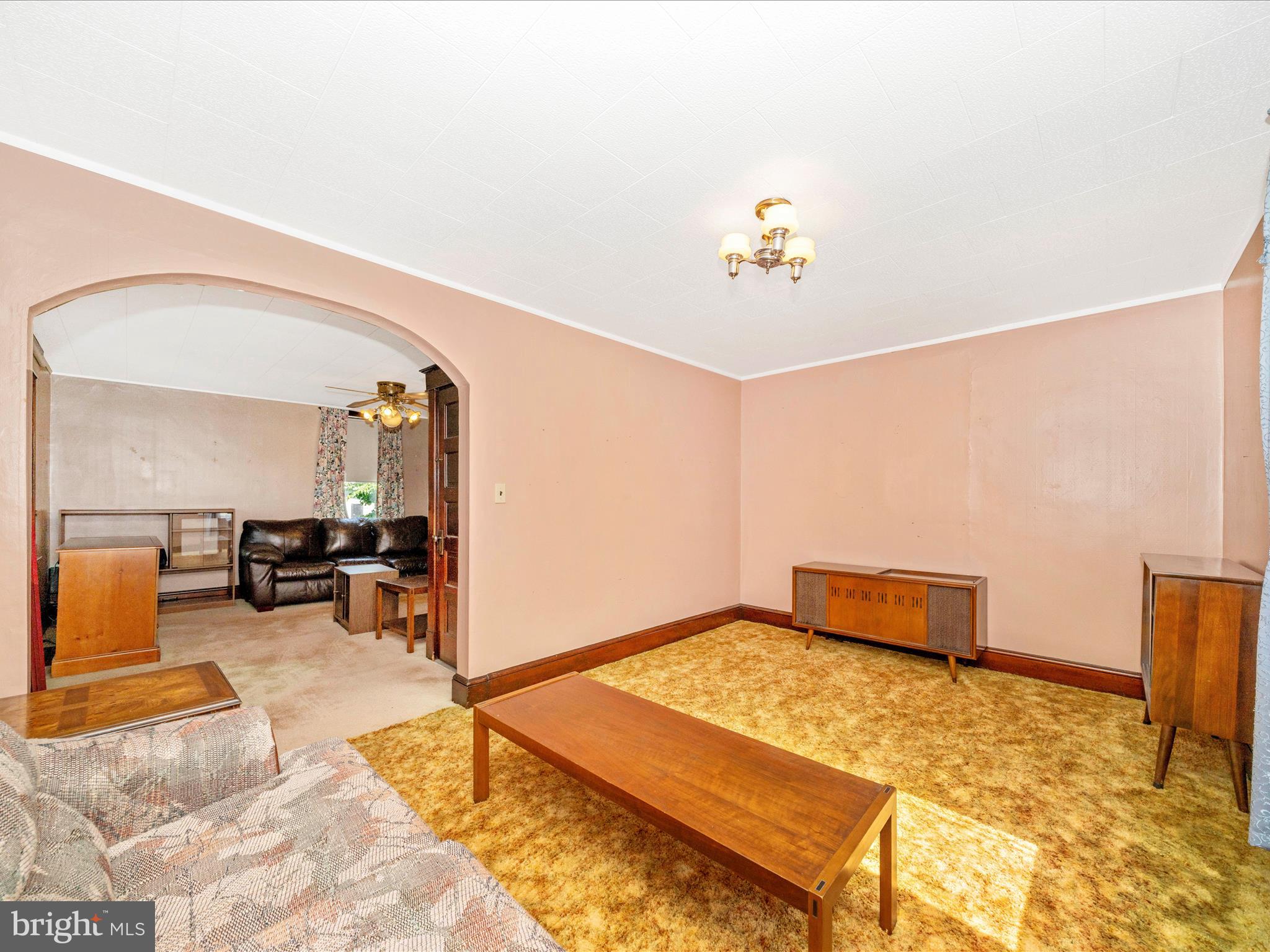 7 West B Street Brunswick, MD 21716 - Photo 15 of 48 Living Room