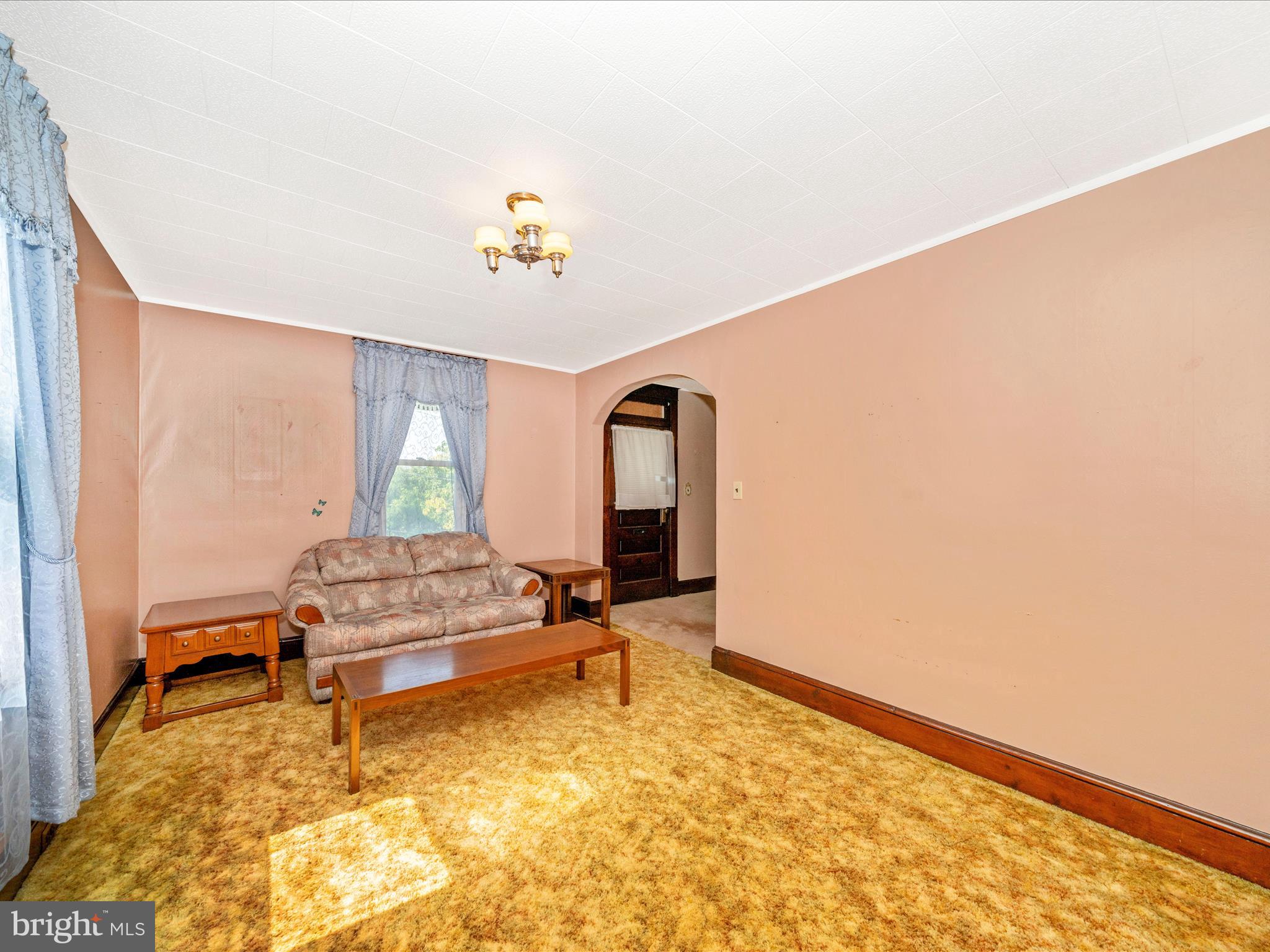 7 West B Street Brunswick, MD 21716 - Photo 16 of 48 Living Room