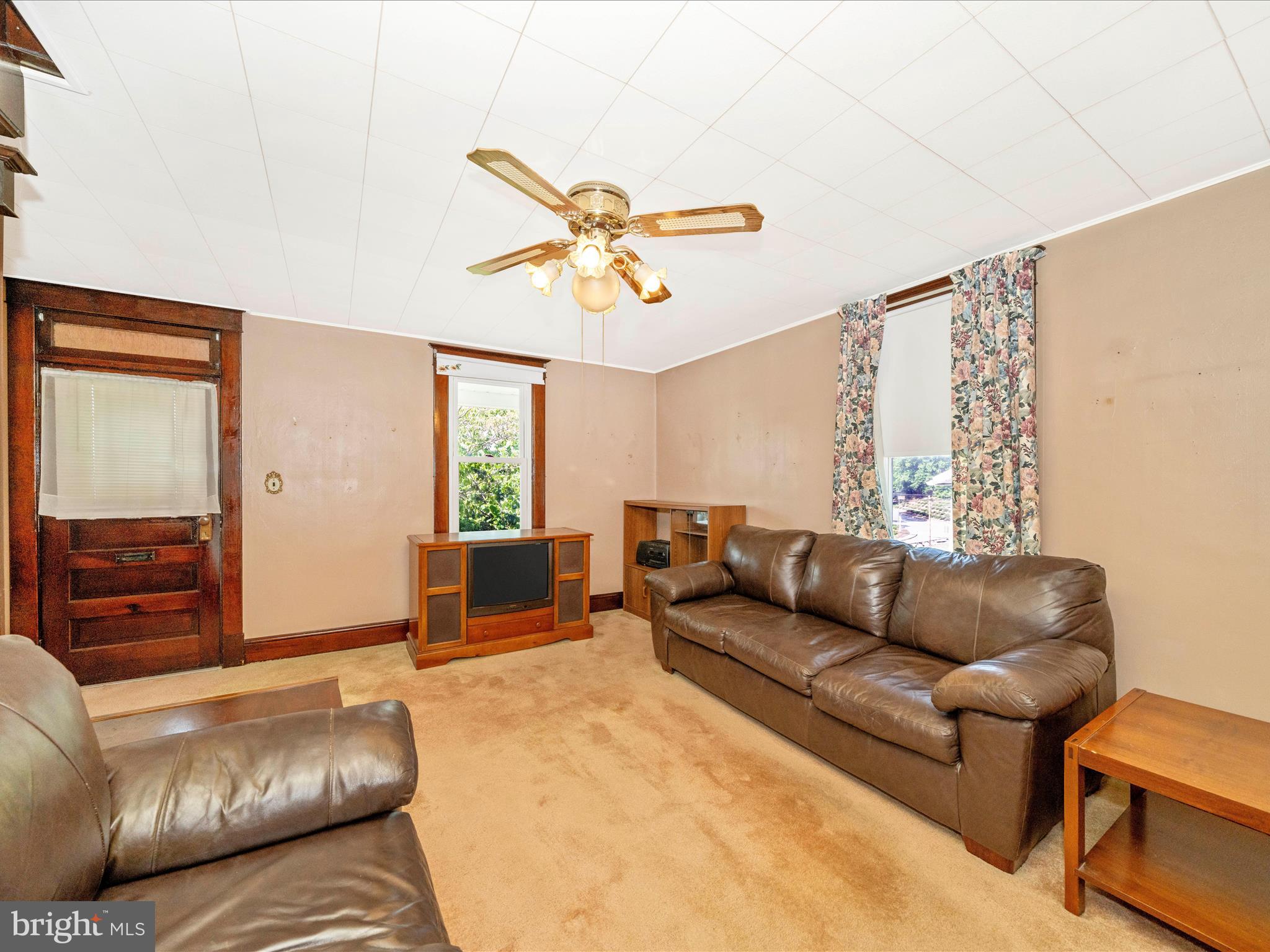 7 West B Street Brunswick, MD 21716 - Photo 22 of 48 Family Room