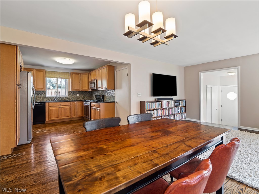1430 Bunts Road Lakewood, OH 44107 - Photo 13 of 28