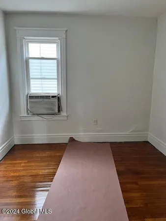 $1,200 | 267 Church Street, Amsterdam, NY 12010
