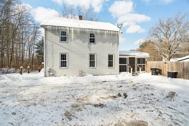 $265,000 | 310 Bradford Road, Newport, NH 03773