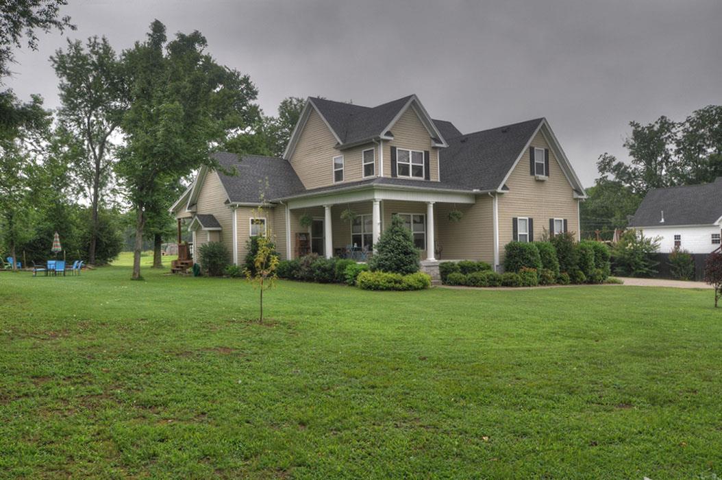 1103 Centerville Road Lebanon, TN 37087 - Photo 1 of 30 a house with garden area