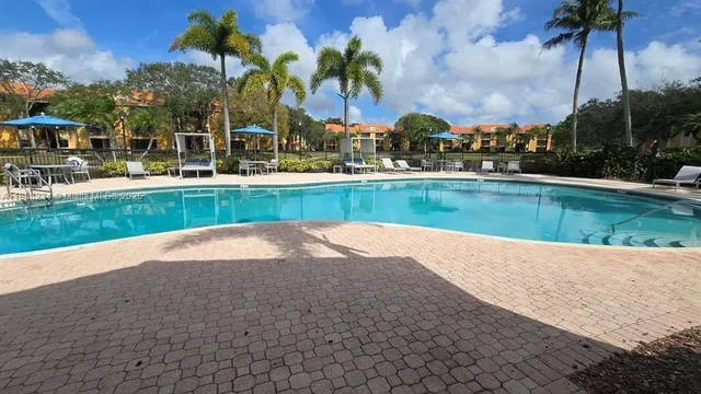 $1,800 | 3857 Coral Tree Circle, Unit 307, Coconut Creek, FL 33073