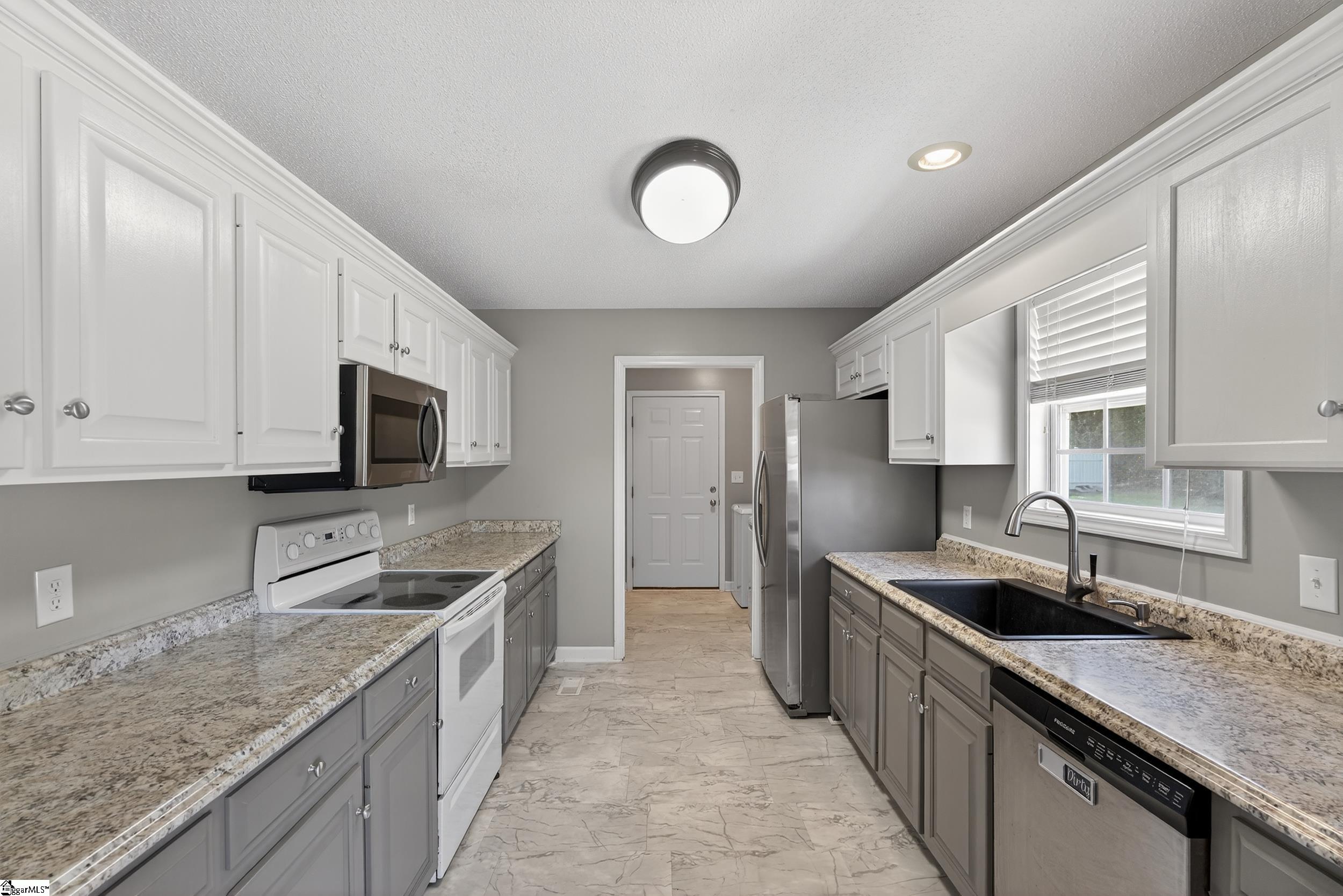 111 Falcon Lane Chesnee, SC 29323 - Photo 11 of 36