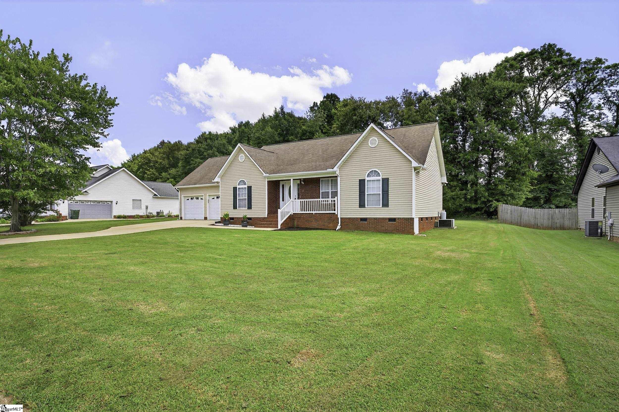 111 Falcon Lane Chesnee, SC 29323 - Photo 3 of 36