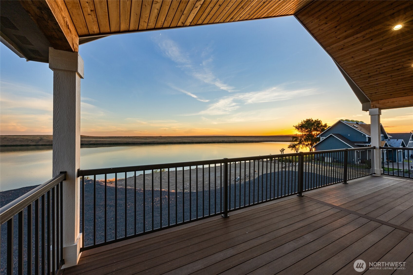 7328 Stonecrest Road Northeast Moses Lake, WA 98837 - Photo 3 of 40