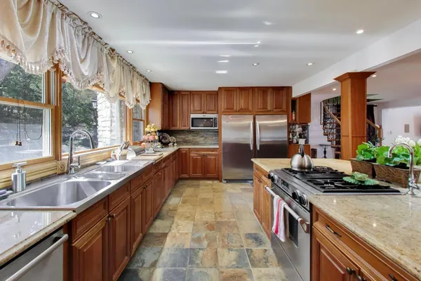 $849,900 | 26811 Oakdale Lane, Mundelein, IL 60060