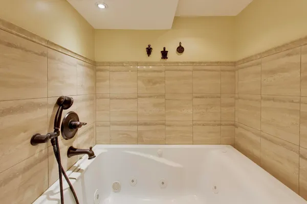 $849,900 | 26811 Oakdale Lane, Mundelein, IL 60060