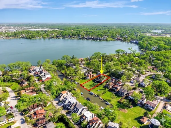 $849,900 | 26811 Oakdale Lane, Mundelein, IL 60060