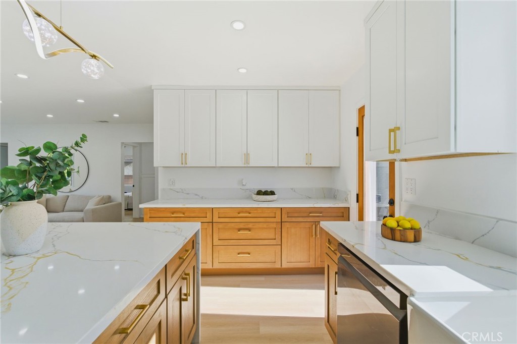 3516 Roxanne Avenue Long Beach, CA 90808 - Photo 12 of 32