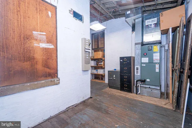 a view of a hallway and closet