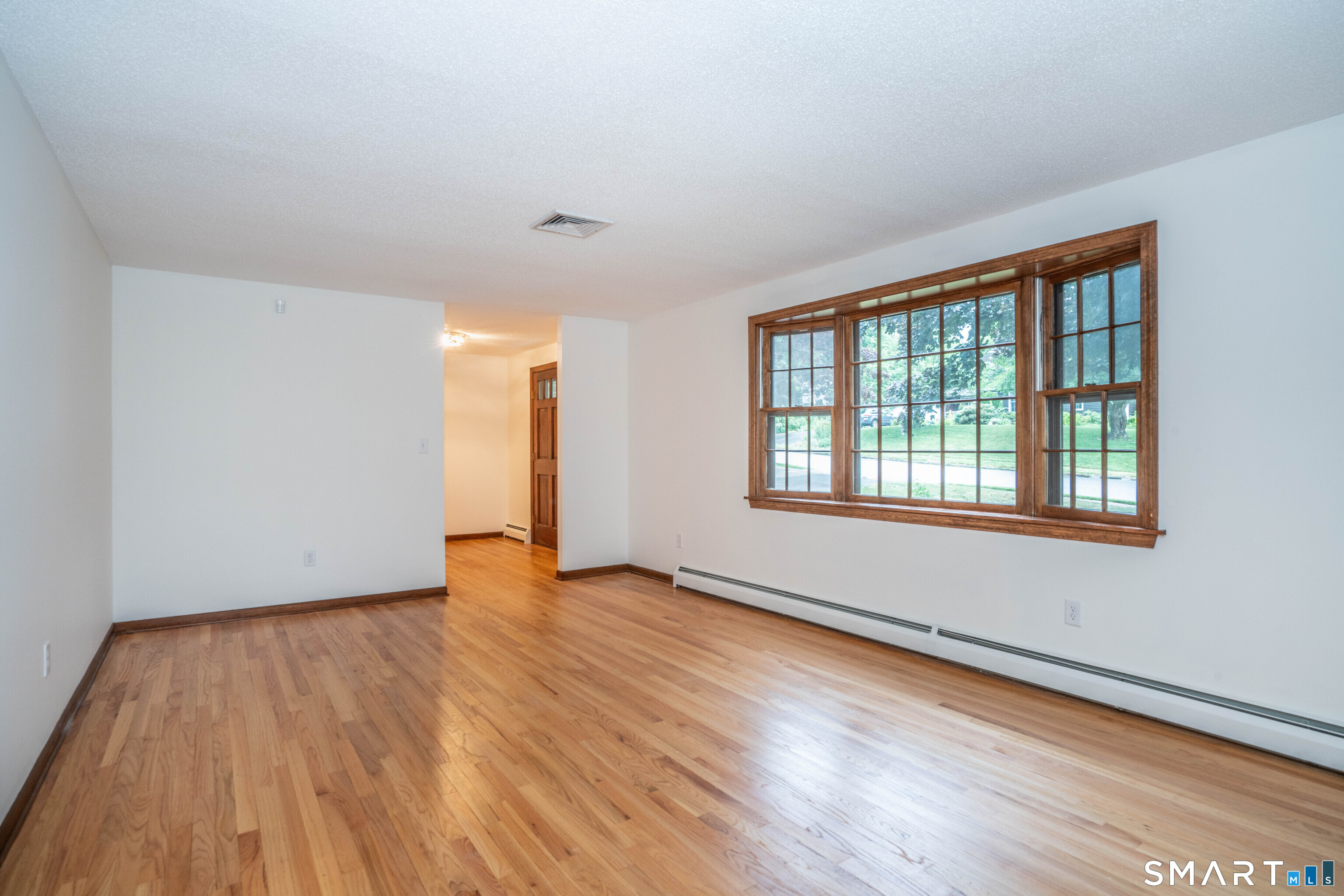 182 Valley View Road Manchester, CT 06040 - Photo 6 of 40