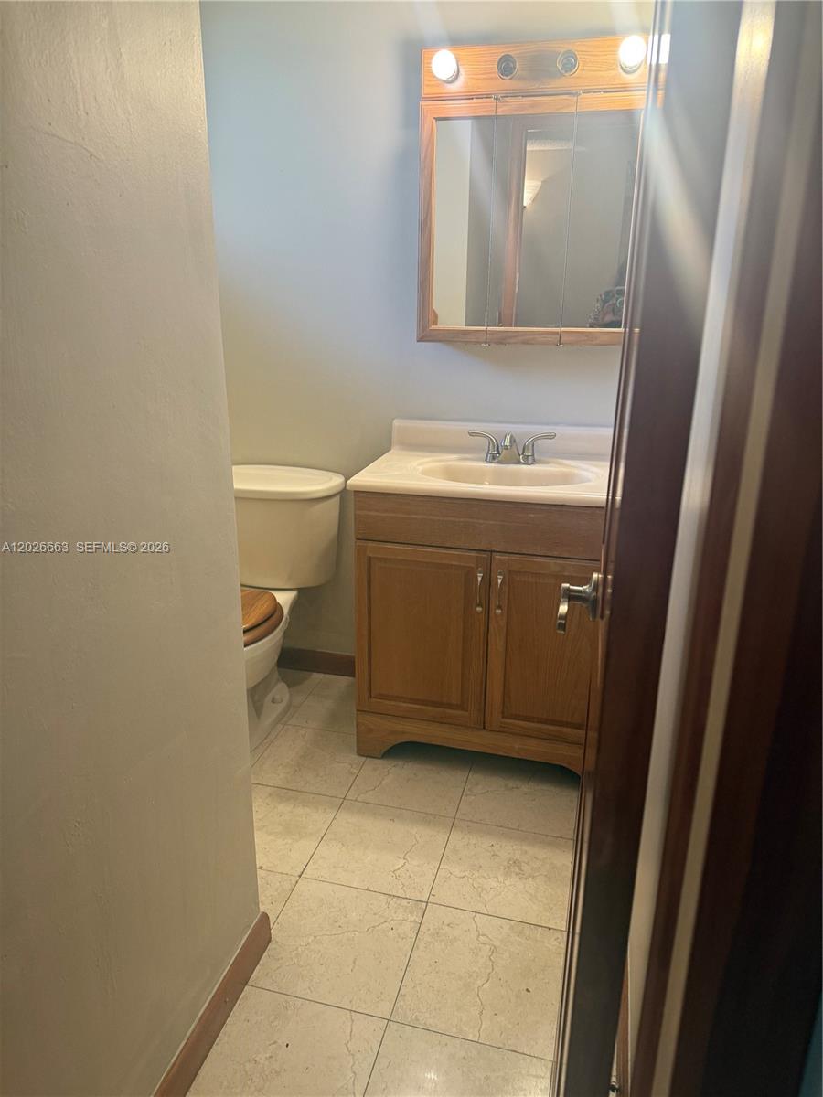 100 Ashbury Road, Unit 104 Hollywood, FL 33024 - Photo 5 of 17