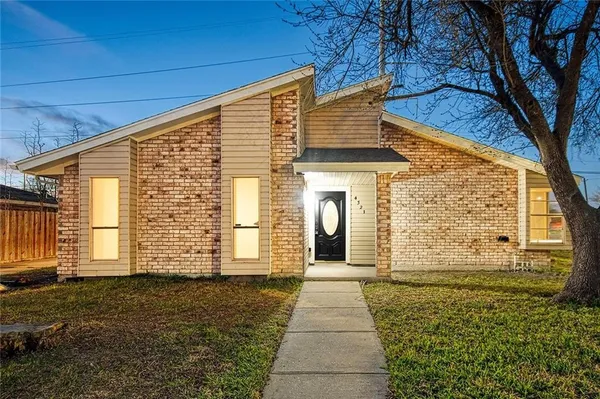 $2,275 | 4321 Mountain View Drive, Corpus Christi, TX 78410