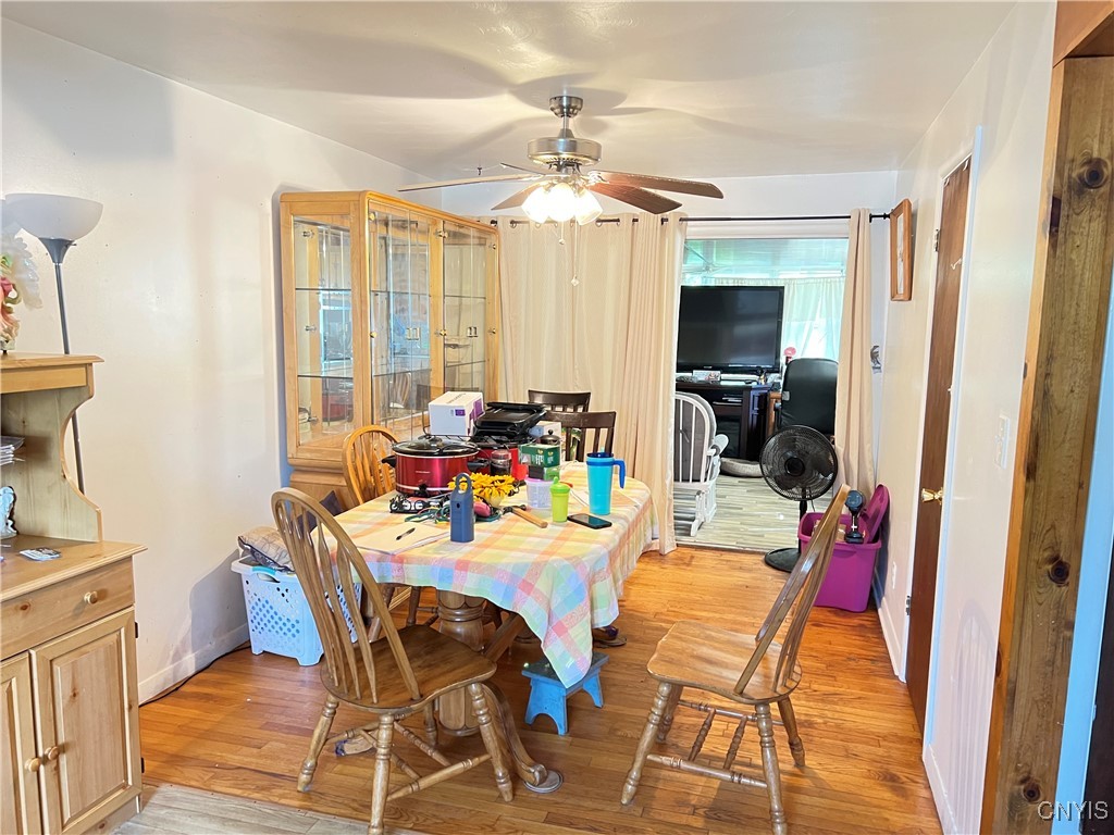 5462 Bear Road Clay, NY 13212 - Photo 7 of 19 Dining Area