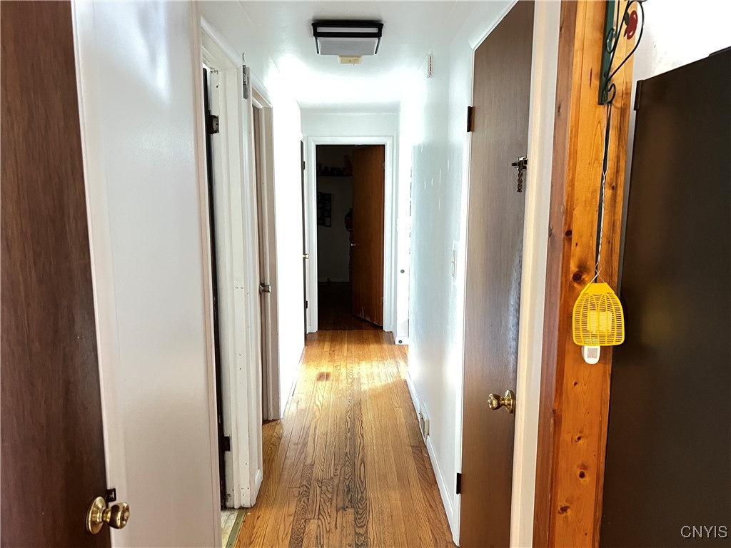 5462 Bear Road Clay, NY 13212 - Photo 9 of 19 Hallway