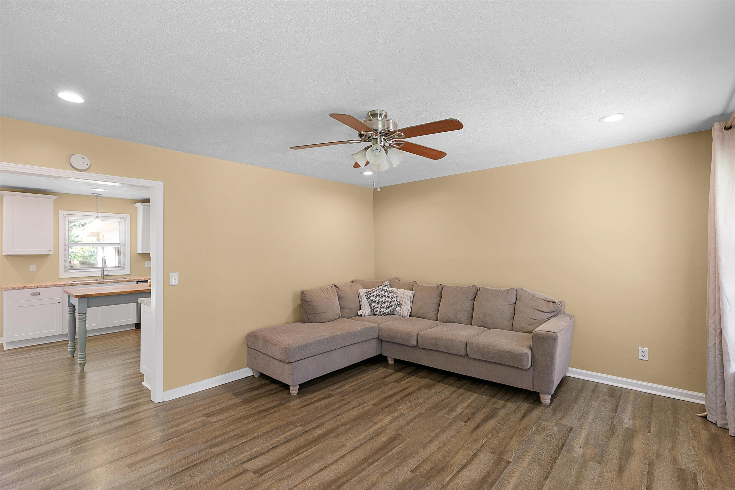37 Ridgeview Drive Jackson, TN 38301 - Photo 4 of 22 Photo 4