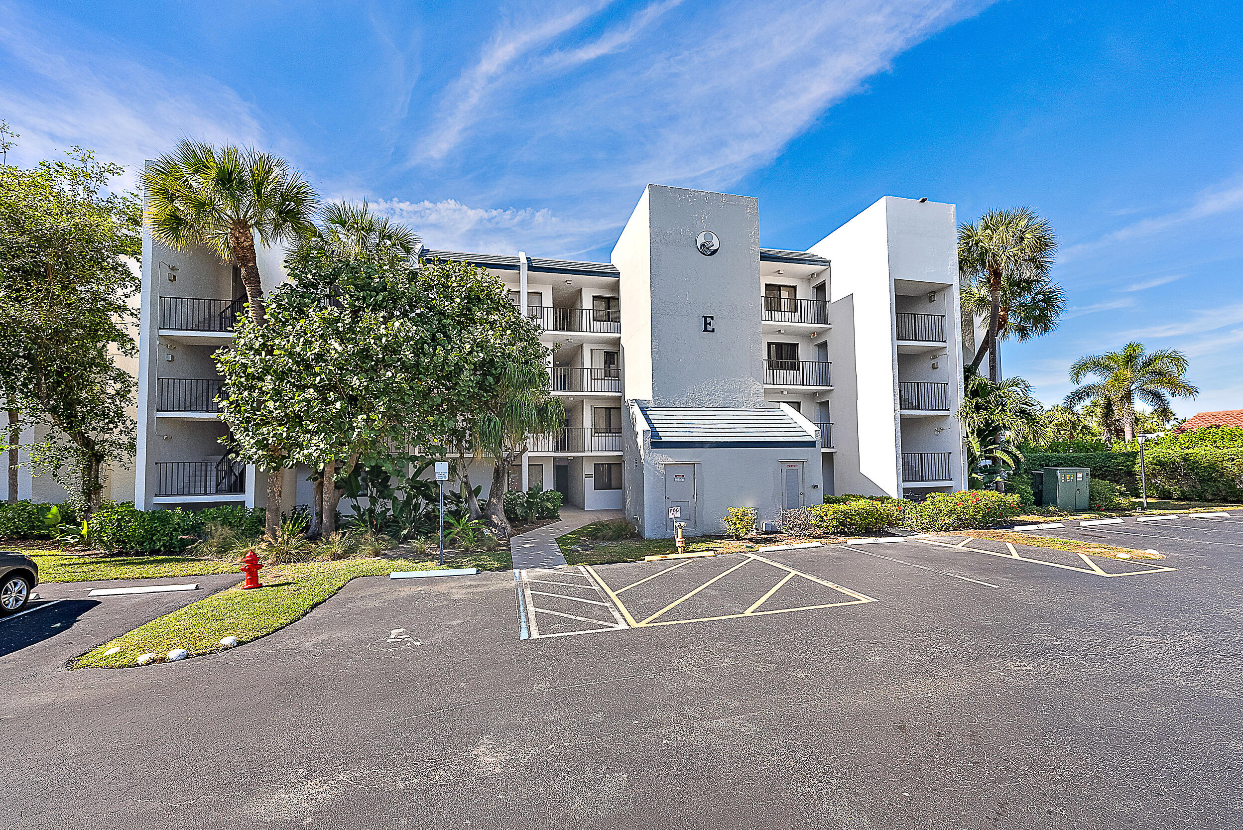 1605 Highway 1, Unit E204 Jupiter, FL 33477 - Photo 16 of 21 Exterior