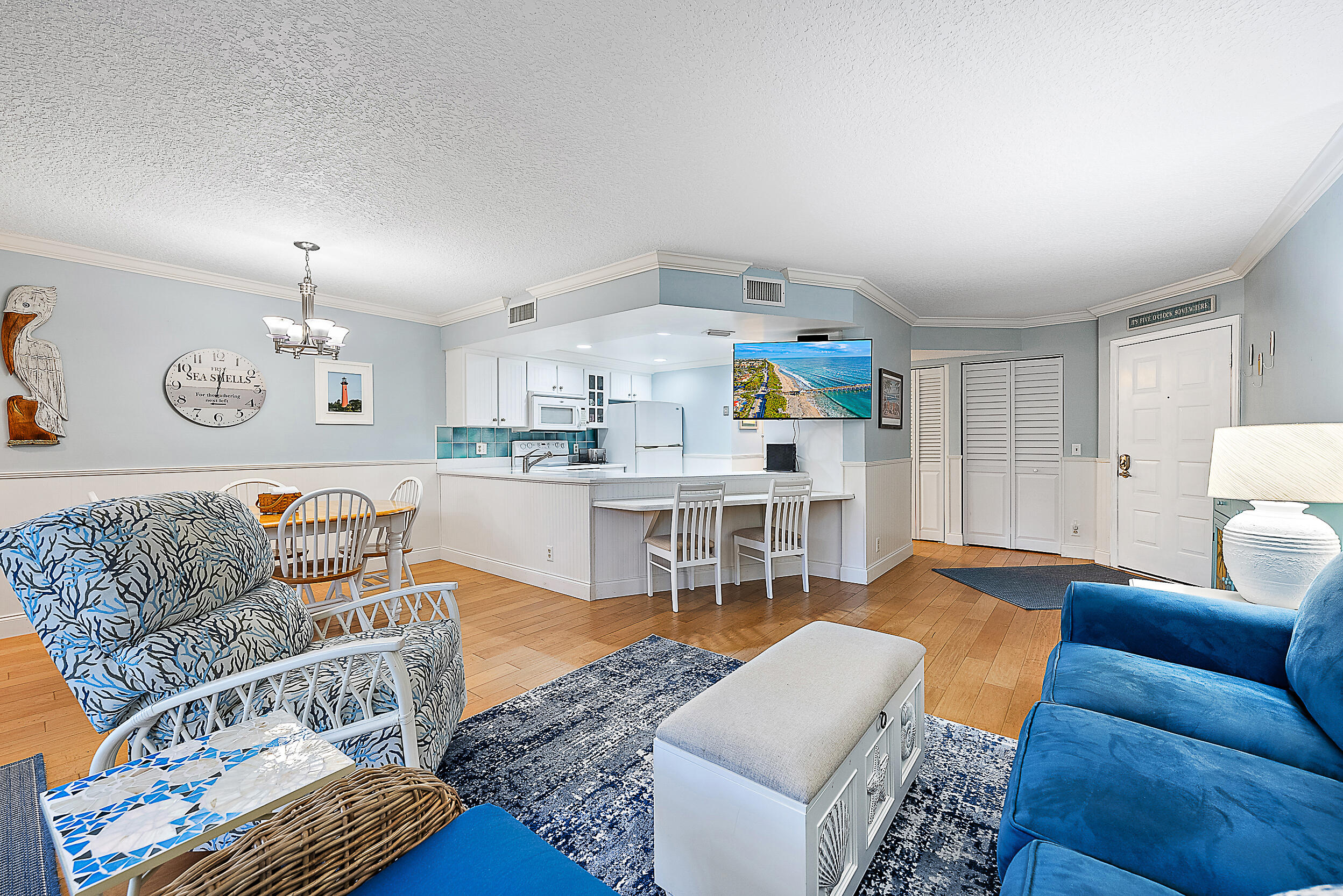 1605 Highway 1, Unit E204 Jupiter, FL 33477 - Photo 4 of 21 Living Room