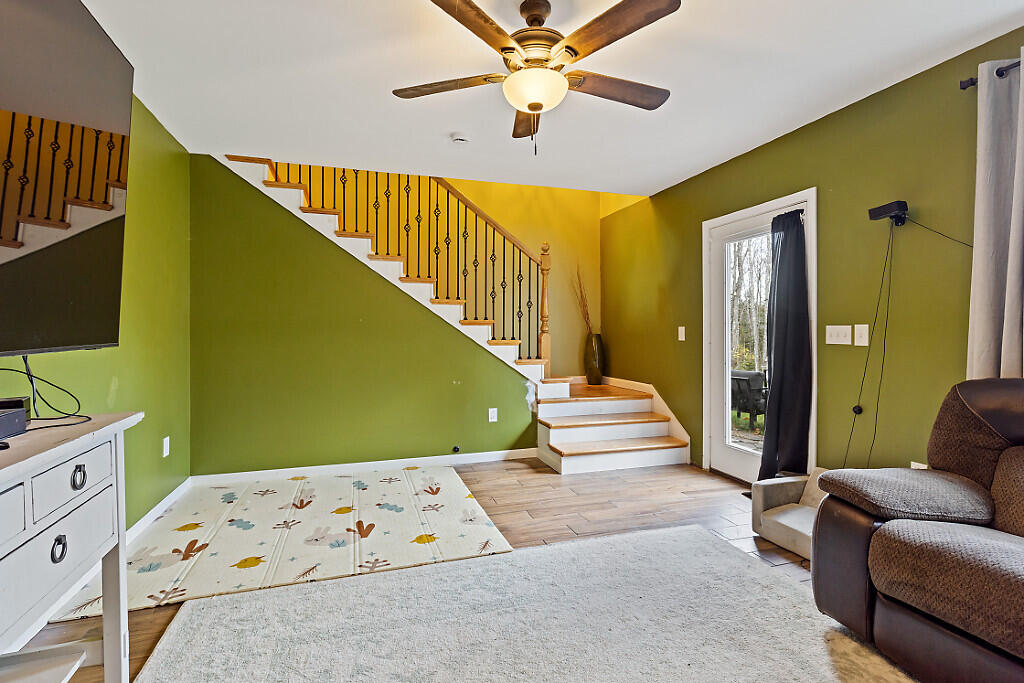 1012 Lakewood Road Madison, ME 04950 - Photo 21 of 63 Living Room
