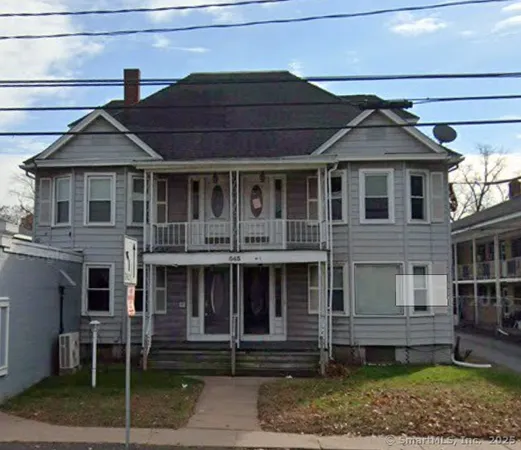 $1,600 | 645 Burnside Avenue, Unit 2C, East Hartford, CT 06108