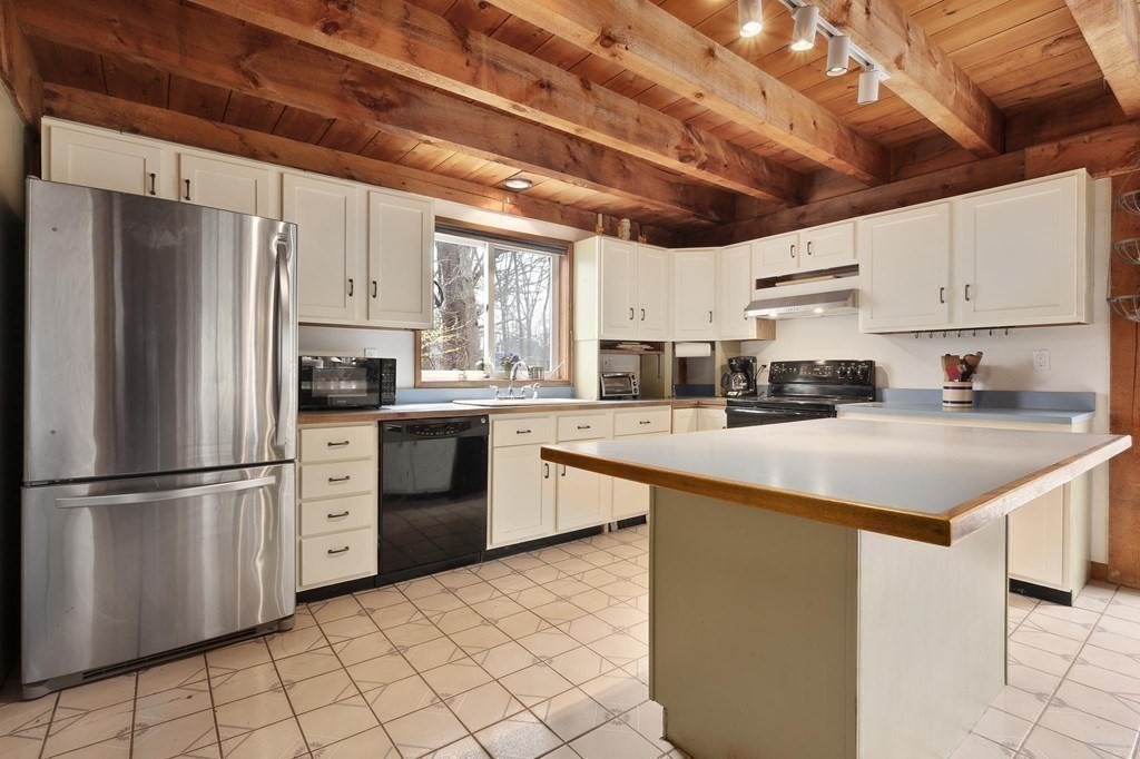 12 Paradise Road Ipswich, MA 01938 - Photo 7 of 37 Gallery Image 7
