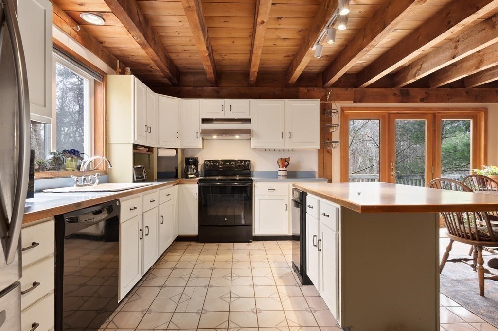 12 Paradise Road Ipswich, MA 01938 - Photo 9 of 37 Gallery Image 9