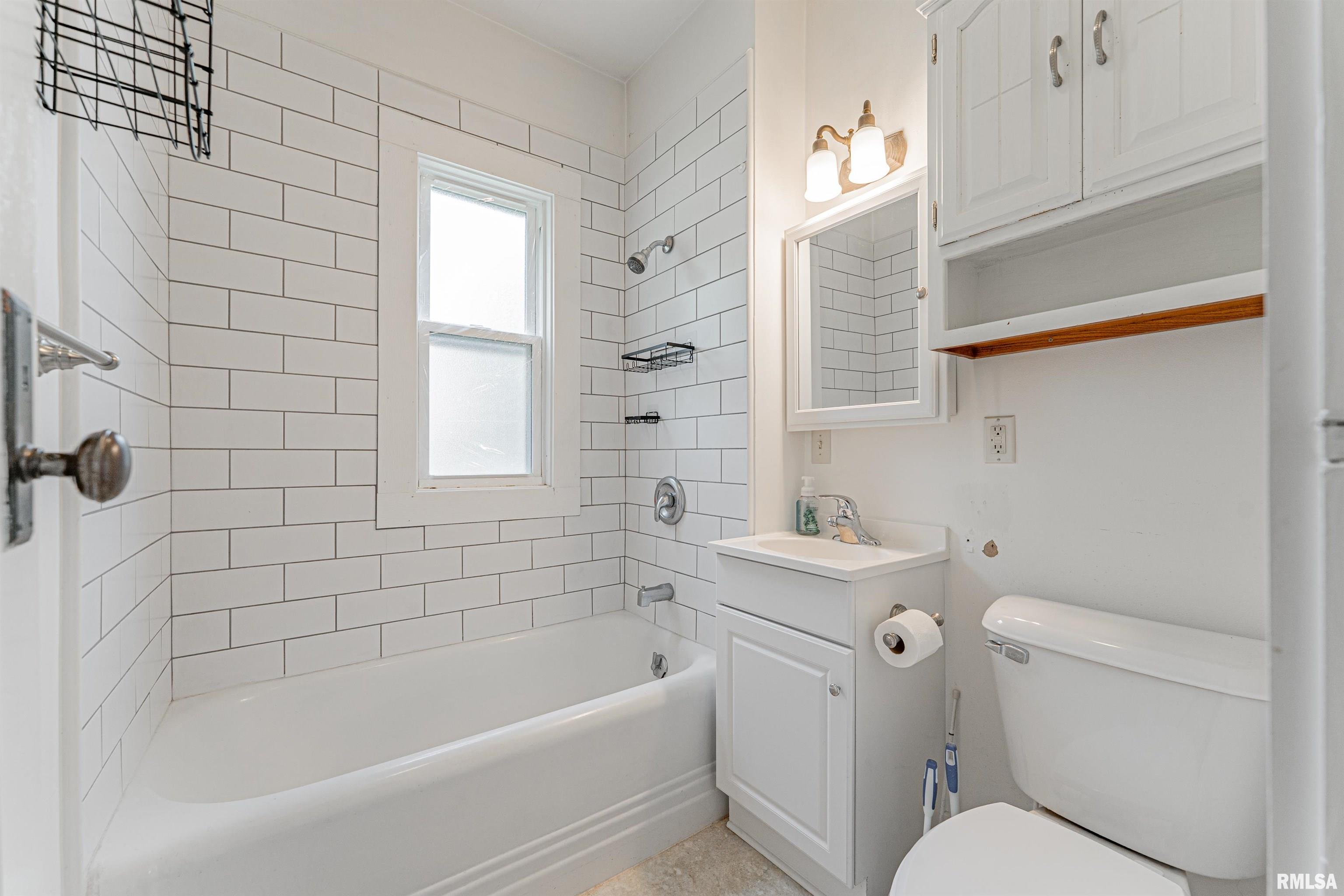 712 North Kickapoo Street Lincoln, IL 62656 - Photo 15 of 22 Gallery Image 15